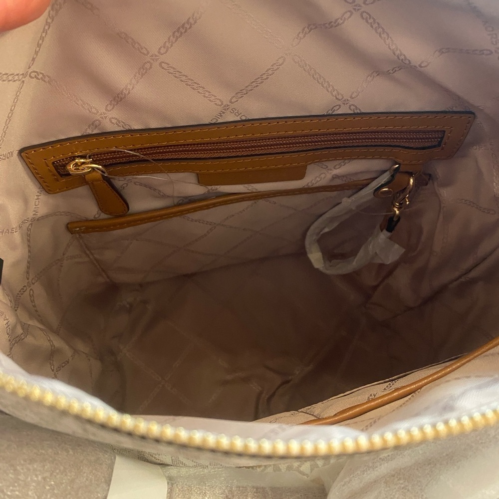 Michael Kors Cream Bucket Bag Brooke Vanilla NEW Authentic w tags dust bag 🎊 - Picture 11 of 15